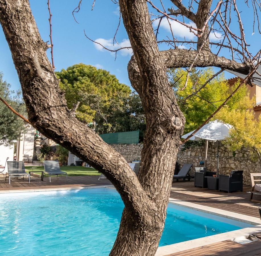 Gite Du Stade Le Studio Cour Parking Et Piscine Partagee Marseille Bagian luar foto